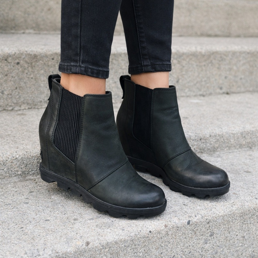 Sorel Arctic Wedge II Chelsea Boot Women Size 8 Black Leather